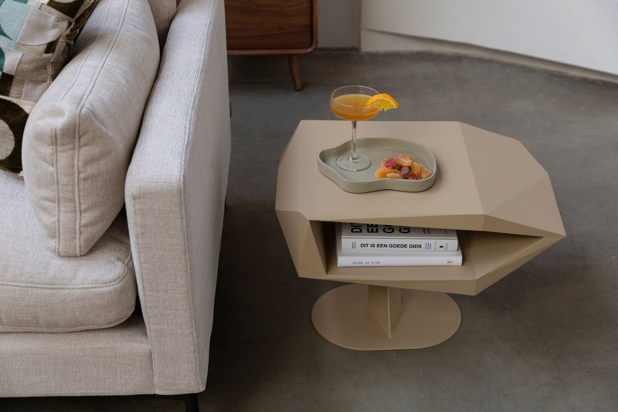 Zuiver North Space Beige Resin Side Table